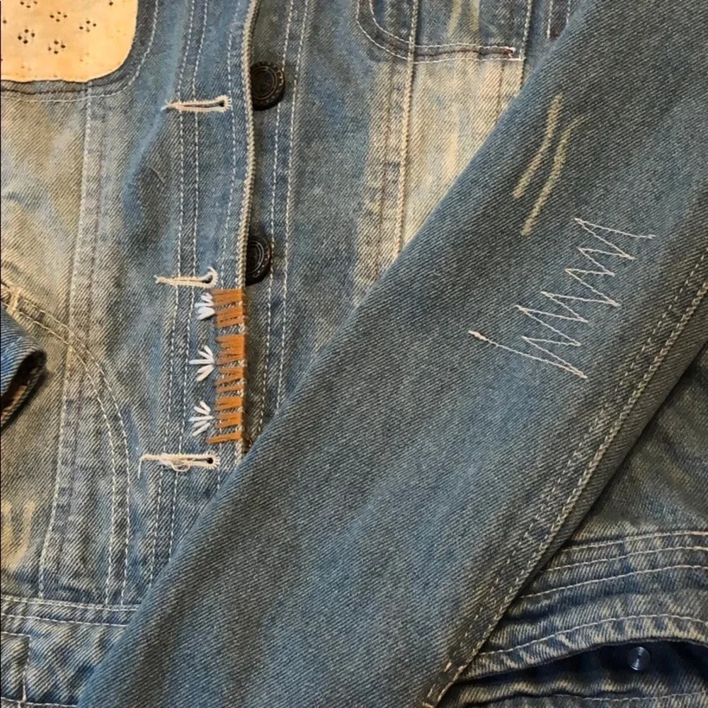 Girls L Elf Sakk Jeans distressed denim Jacket EUC